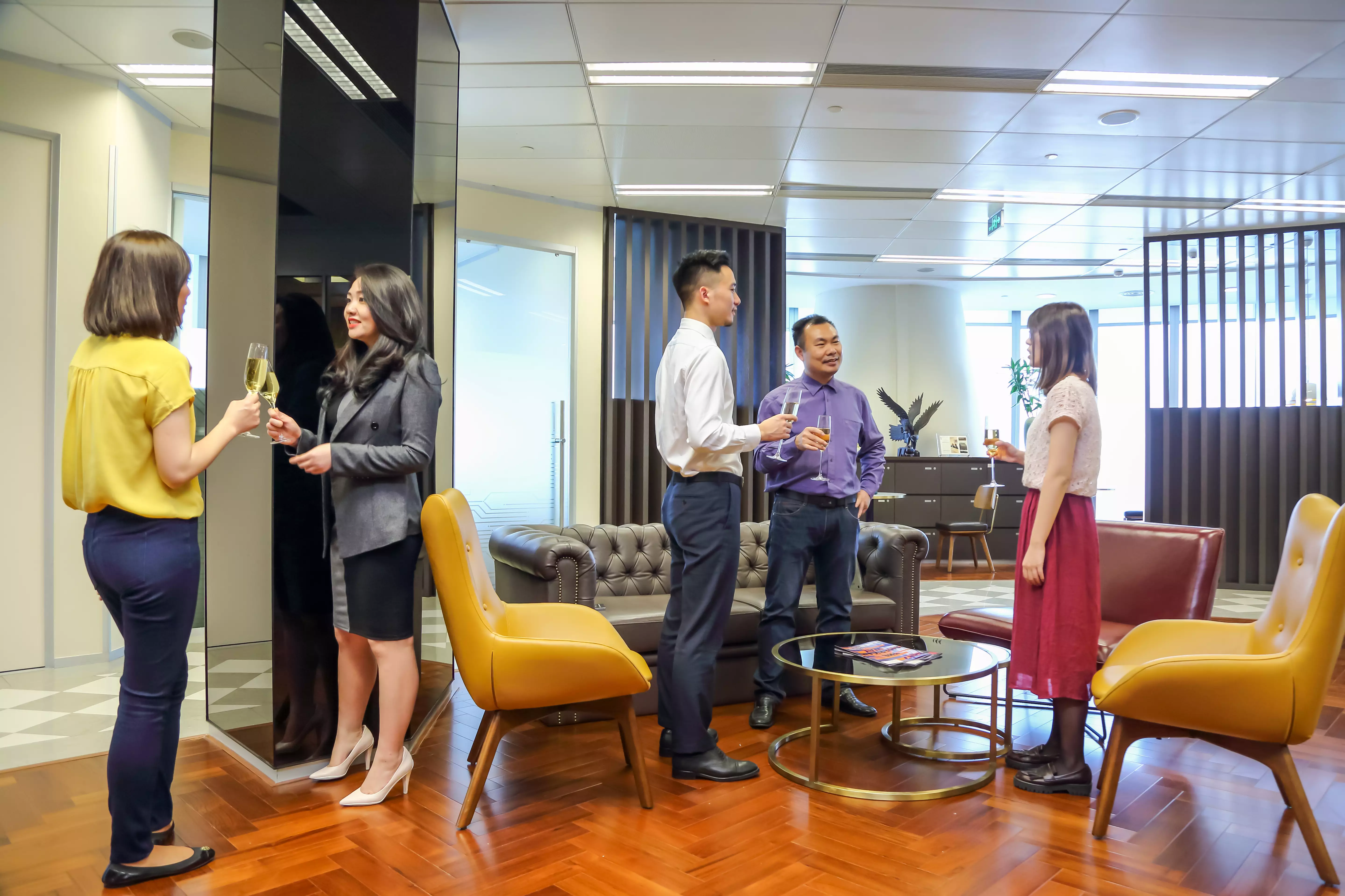 /media/35309/coworking-area-with-people.jpg