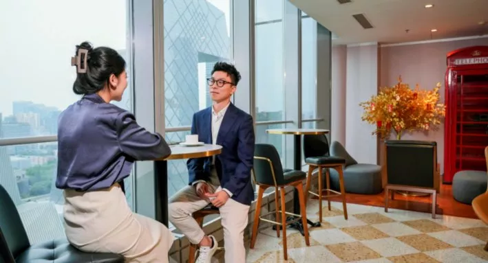 世服宏图北京华贸中心共享办公室视野开阔，适合客户洽谈。