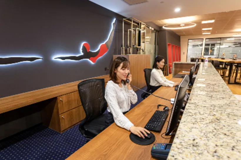 dedicated-receptionist-553x283px.jpg